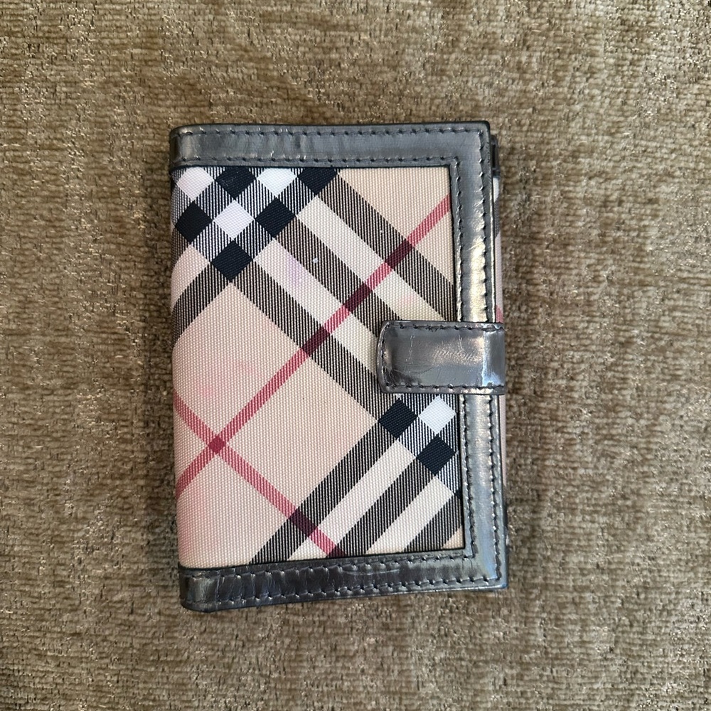 Burberry Checkered Wallet with Black Trim - Picture 2 of 5